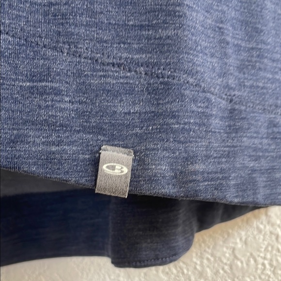 100% Merino Wool Poncho from Icebreaker - Picture 2 of 6